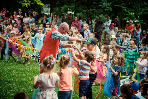 Najmłodsi podczas festiwalu Ulicznicy świetnie się bawią (Fot. M.Buksa/UM Gliwice)